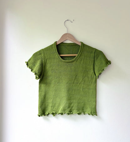 Baby Gem Tee | zauberhafte Rüschen aus Mandarin Petit von Sandnes Garn