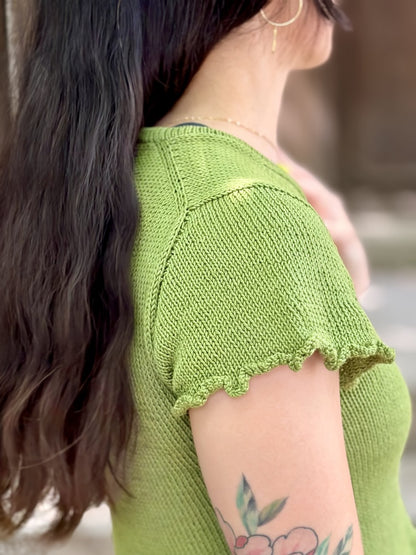 Baby Gem Tee | zauberhafte Rüschen aus Mandarin Petit von Sandnes Garn