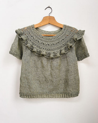 Linette Tee | T-shirt délicat à volants en Crealino de Lang Yarns