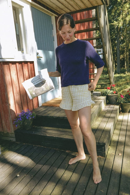 Vanilla Chilla Tee Light | lightweight basic shirt made from Tynn Line by Sandnes Garn