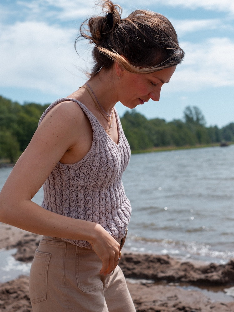 Kutovakika Wavy Babe Top mit Tynn Line von Sandnes Garn 3