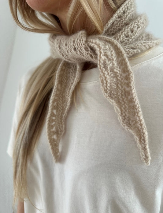 Peacock Scarf | delicate pattern made of Cashmere Classic from Cardiff