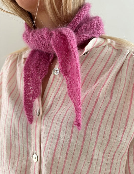 Écharpe Paon - Édition Sandnes | léger motif paon en Alpaca Følgetråd et Tynn Silk Mohair