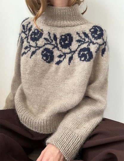 Pull Rosie Yoke | roses romantiques en Peer Gynt et Tynn Silk Mohair de Sandnes Garn