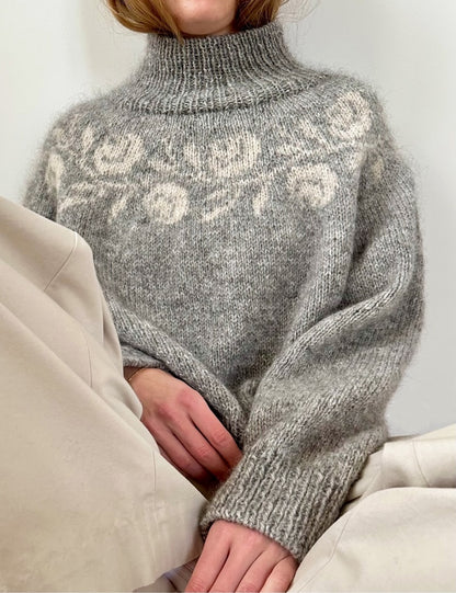 Pull Rosie Yoke | roses romantiques en Peer Gynt et Tynn Silk Mohair de Sandnes Garn