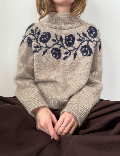 Pull Rosie Yoke | roses romantiques en Peer Gynt et Tynn Silk Mohair de Sandnes Garn