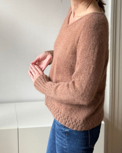 Momo Sweater | détails délicats aux poignets avec Sunday et Tynn Silk Mohair de Sandnes Garn