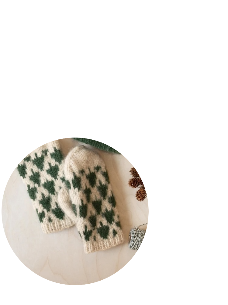 Christmas Tree Mittens | festliche Fäustlinge mit Fritidsgarn von Sandnes Garn - mit gedruckter Anleitung