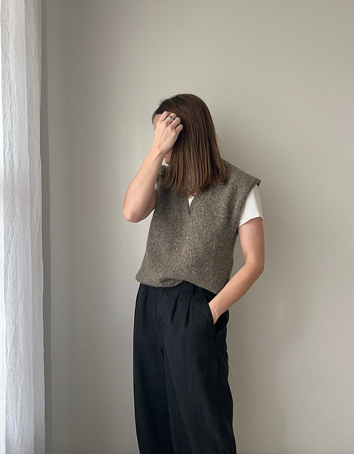 Moon Set Slipover | afslappet basisvest i Le Lambswool fra Biches & Bûches