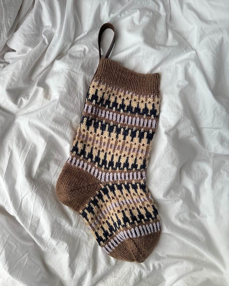 Chaussette de Noël Celeste | avec un joli motif norvégien en Peer Gynt de Sandnes Garn
