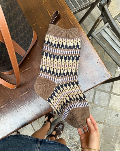 Chaussette de Noël Celeste | avec un joli motif norvégien en Peer Gynt de Sandnes Garn