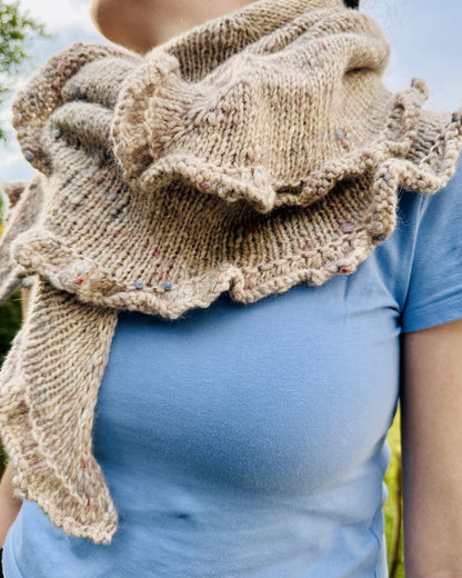 Ruffle Shawl | leicht mit lässiger Rüschenkante aus Le Coton & Alpaca von Biches & Bûches