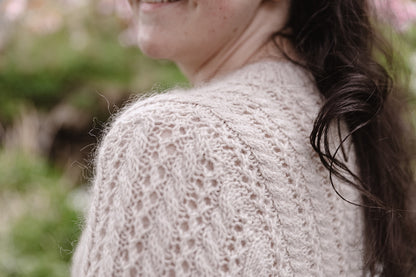 Cathy Cardigan | ravissant motif en dentelle en mérinos et Soft Silk Mohair de Knitting for Olive