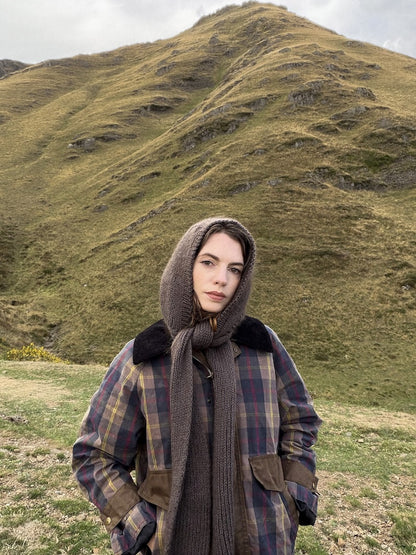 Briar Hood | romantischer Kapuzenschal aus Le Lambswool und Le Petit Silk & Mohair von Biches & Bûches