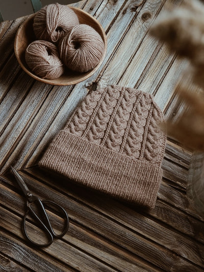 Heljä Mütze | extrem weiches Zopfmuster aus Classic Cashmere von Cardiff