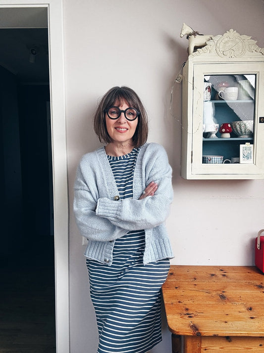 Gween Cardigan | classique, style club de lecture, en fil Peer Gynt de Sandnes Garn