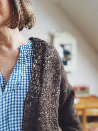 Gween Cardigan | classique, style club de lecture, en fil Peer Gynt de Sandnes Garn