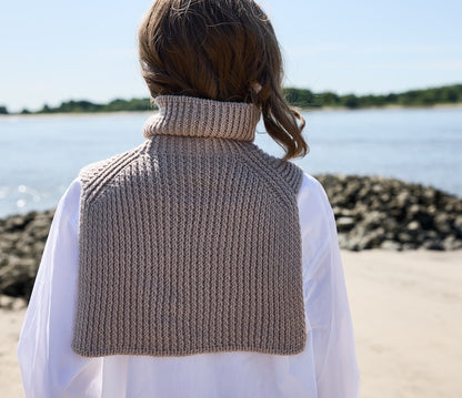 Rosy Green Wool Kalmte Schalkragen aus Big Merino Hug in Sand 3