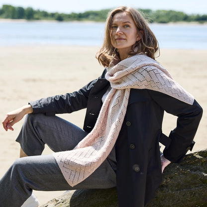 Tuch Miran | léger et spontané en Cheeky Merino Joy de Rosy Green Wool