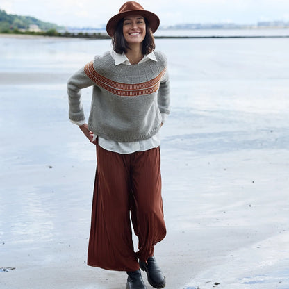 Pull "Precious Memory" | délicat motif à rayures en Cheeky Merino Joy de Rosy Green Wool