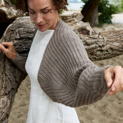 Open Horizon Bolero | super polyvalent, tricoté en Cheeky Merino Joy de Rosy Green Wool