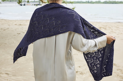 Danza | dansende mønster i Cheeky Merino Joy fra Rosy Green Wool