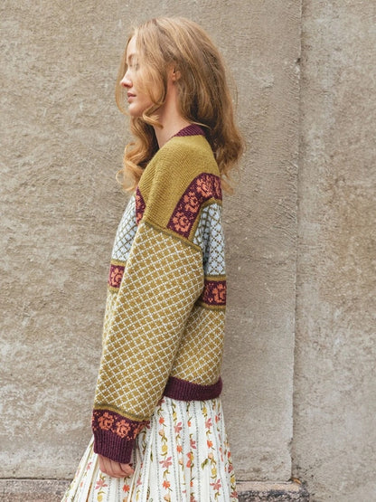 Pull Blome pour femme | motif de roses délicat en Tynn Peer Gynt de Sandnes Garn