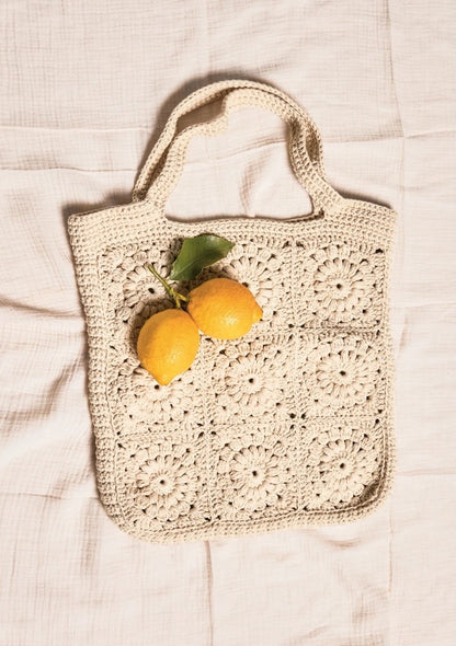 Buttercup Bag | Boho Tasche aus Mandarin Petit von Sandnes Garn