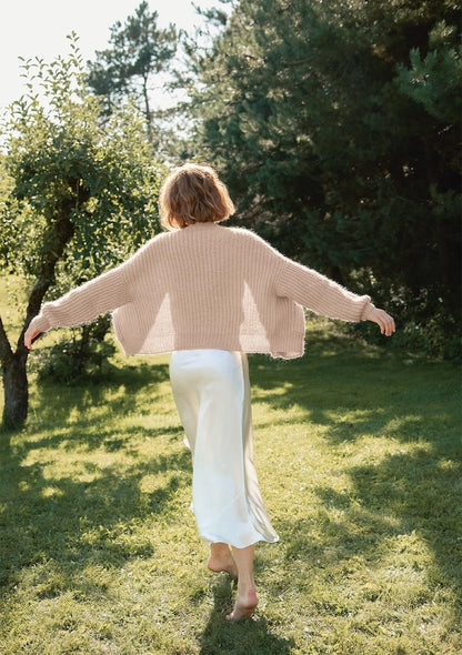 Hennie Jacket | Cardigan décontracté en demi-côtes, tricoté en Double Sunday et Tynn Silk Mohair de Sandnes Garn