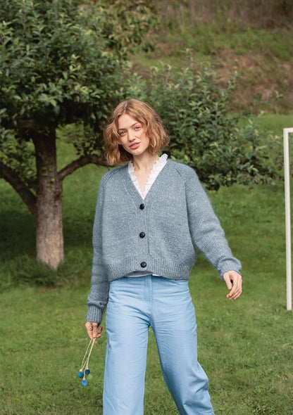 Noomi Jacke Double Sunday | klassischer Cardigan aus Double Sunday und Tynn Silk Mohair von Sandnes Garn
