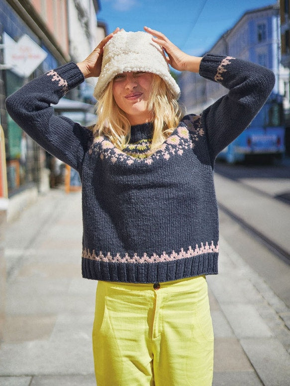 Grynet Sweater - Tema 72 | mit Fritidsgarn von Sandnes Garn