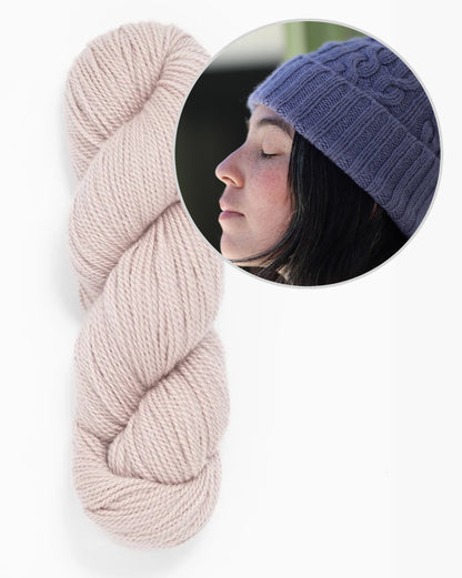 Sellwood Hat | weiches Zopfmuster aus Tynd von Woolfolk