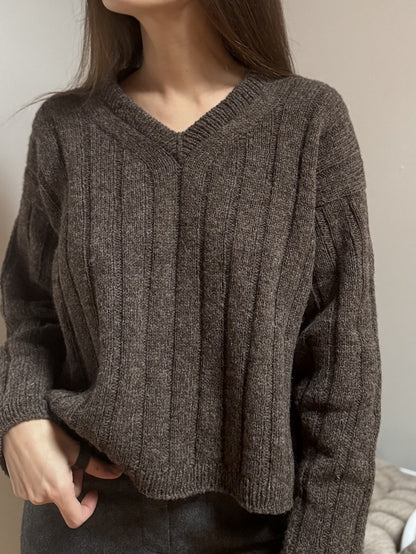 The Boston V-Neck | made from pure cashmere with Organic Cashmere 6/28 by Pascuali