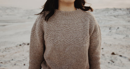 The Petite Knitter Geologica Sweater mit Peer Gynt von Sandnes Garn 3