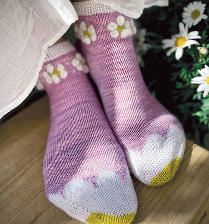 Tricoter des chaussettes à motifs géniaux | des modèles uniques sur des thèmes estivaux