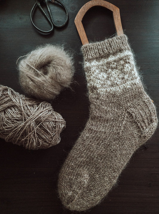 Arctic Sun Socks  (PDF, englisch) - Anleitung