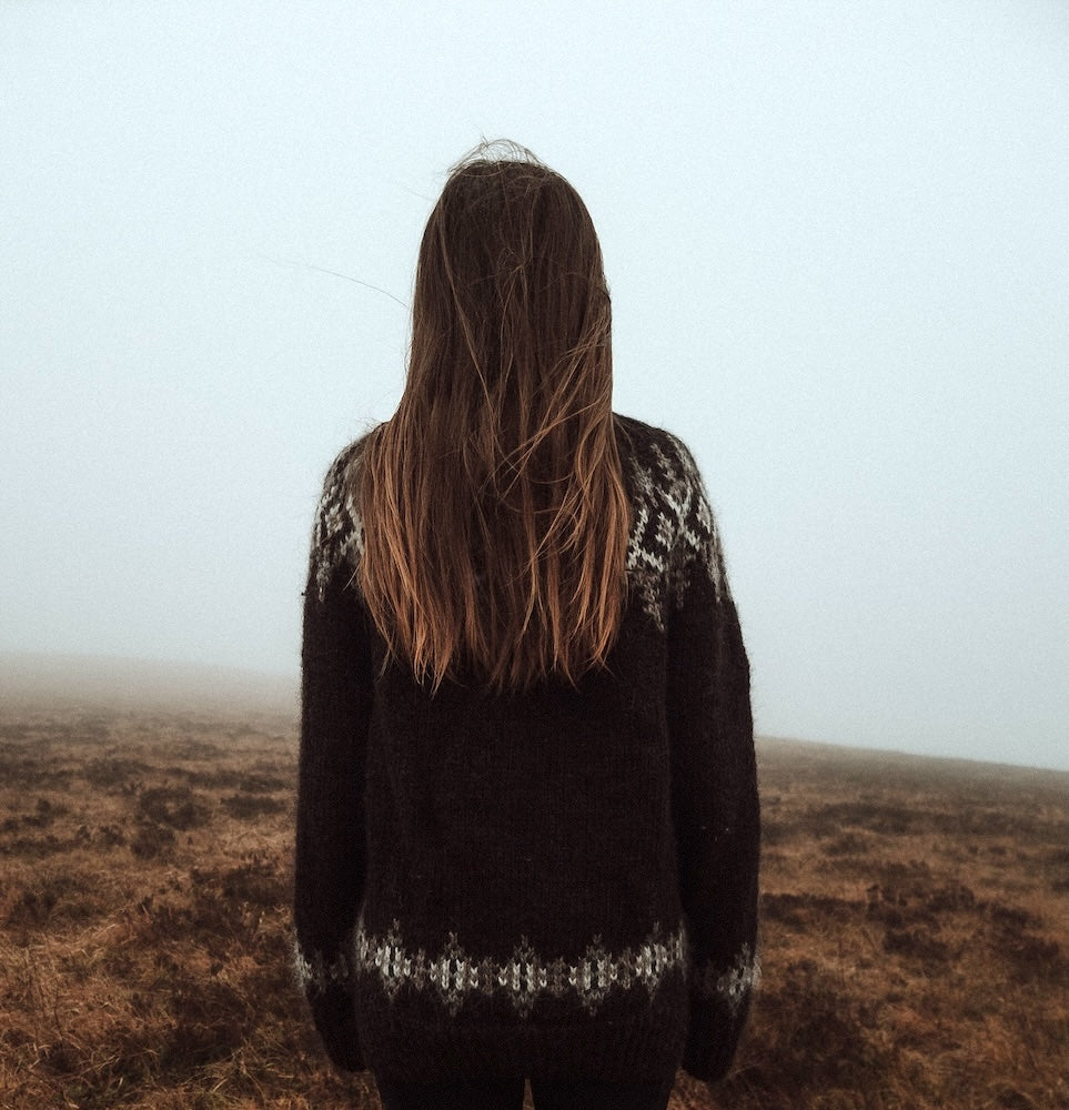 Fjelltur Sweater | kontrastfyldt norsk mønster af Alafosslopi fra Lopi Island