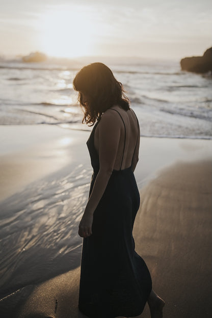 THE GIRL Dress | Silhouette délicate en pure soie de Knitting for Olive