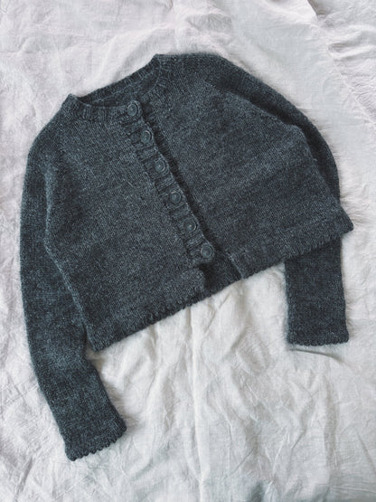 Vega V-Neck | Pull en mohair délicat tricoté avec du Tynn Silk Mohair de Sandnes Garn